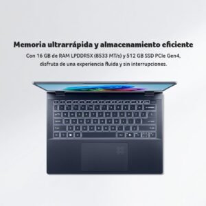 Vista superior de laptop abierta mostrando teclado retroiluminado y especificaciones técnicas de memoria RAM.