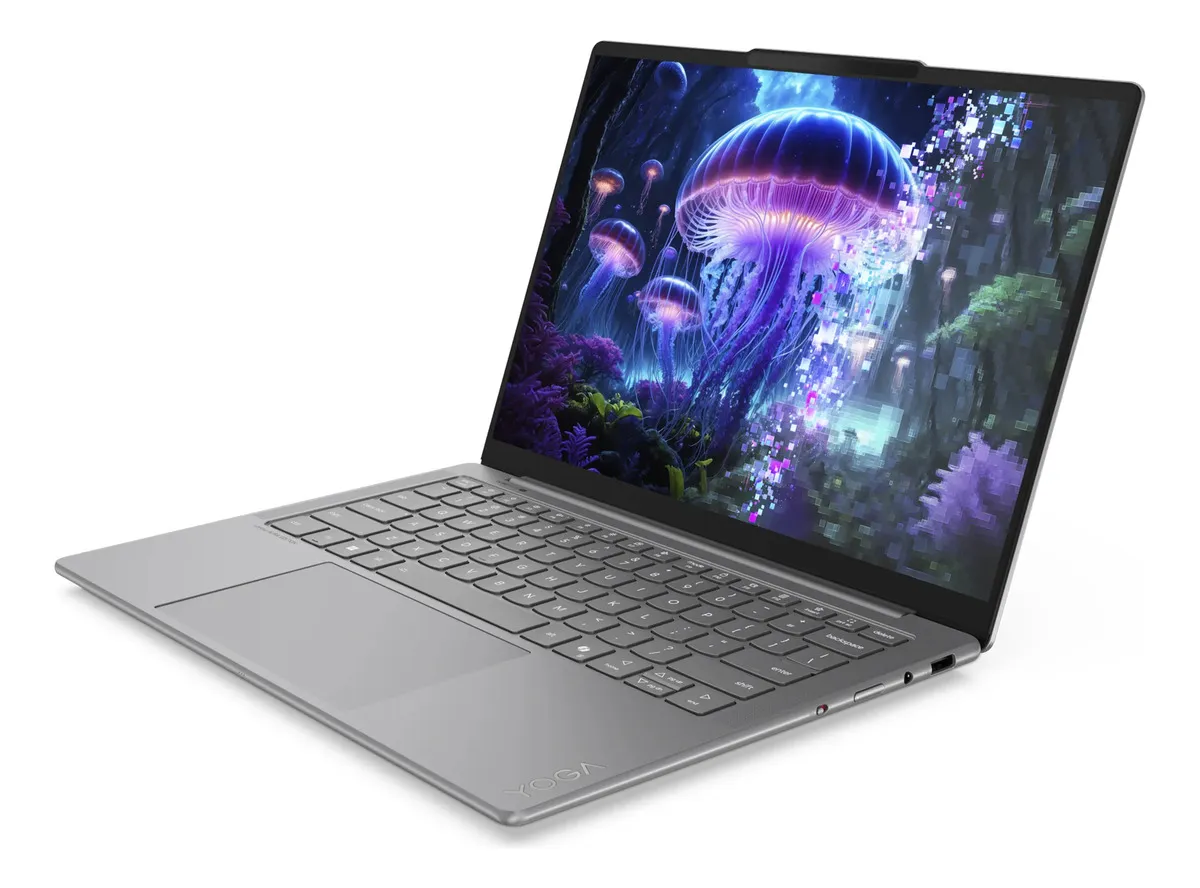 Diseño elegante en perspectiva Vista en perspectiva de laptop abierta mostrando pantalla con fondo de medusas brillantes