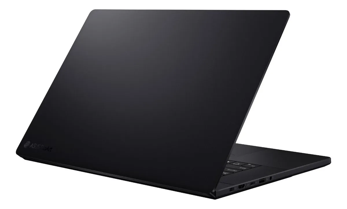 Perfil lateral ProArt Vista lateral en ángulo de la computadora portátil con chasis negro mate