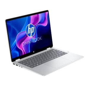 Laptop HP Omnibook plateada abierta mostrando pantalla con logo y teclado integrado.