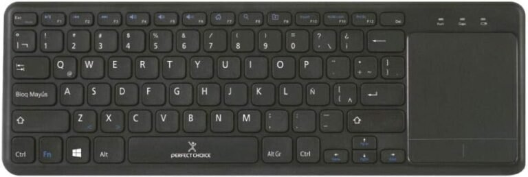 Vista superior del teclado inalambrico touchpad pc-201021 con distribución en español y panel táctil integrado.